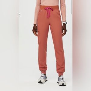 NWT Women’s Terracotta Zamora High Waisted 2.0 Jogger Scrub Pants (Size Small)